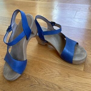 Dansko Tasha dress sandals, blue women’s size 39 (8.5)